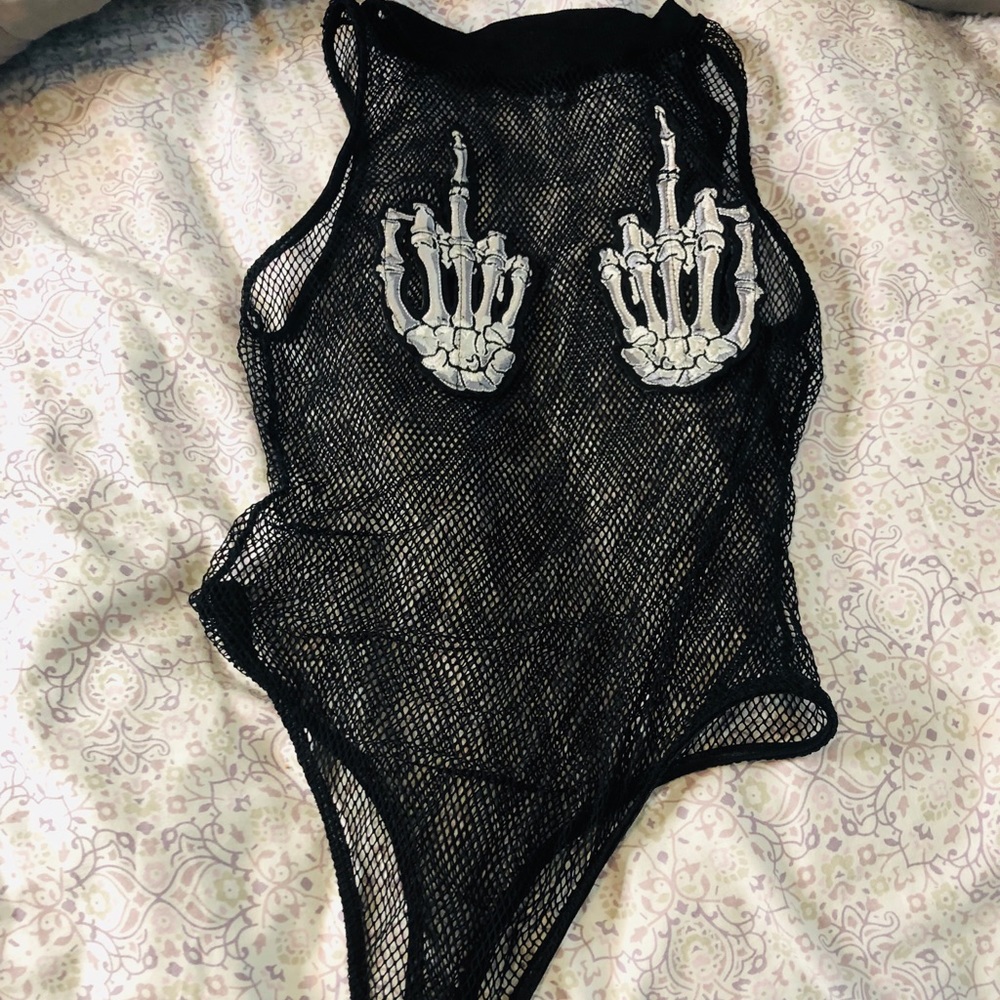 Skull one piece mesh